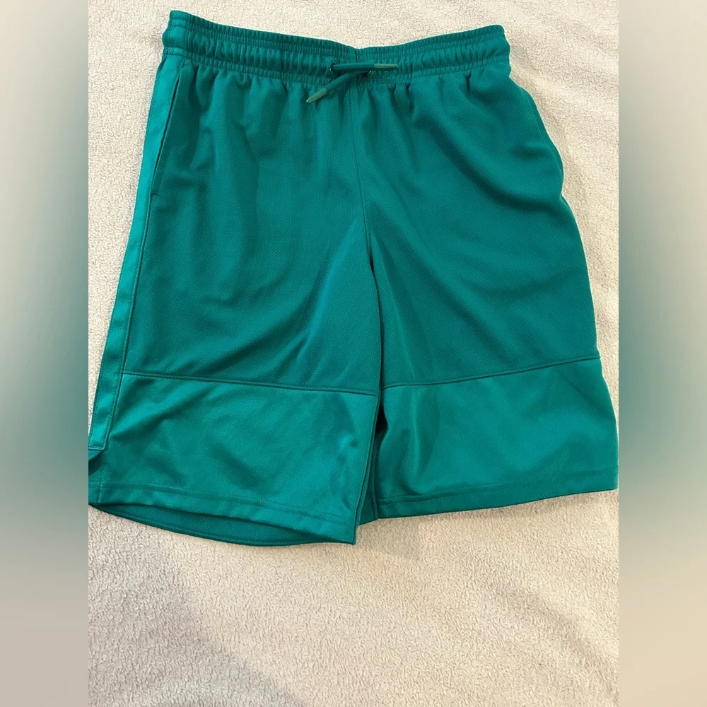 All In Motion Boys Athletic Shorts Size L 12/14 Green Mesh Basketball